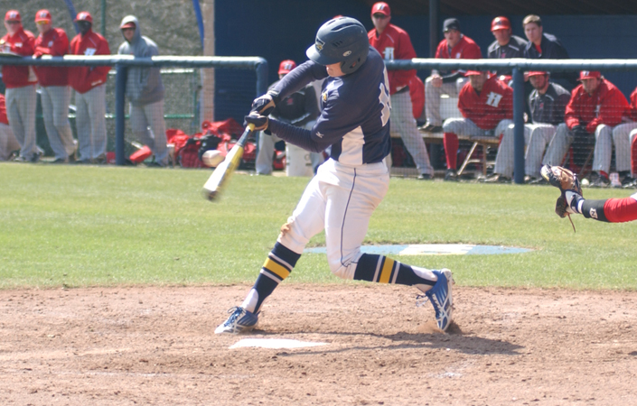 Rough Eighth Inning Sends Emory to 12-9 Defeat at Methodist