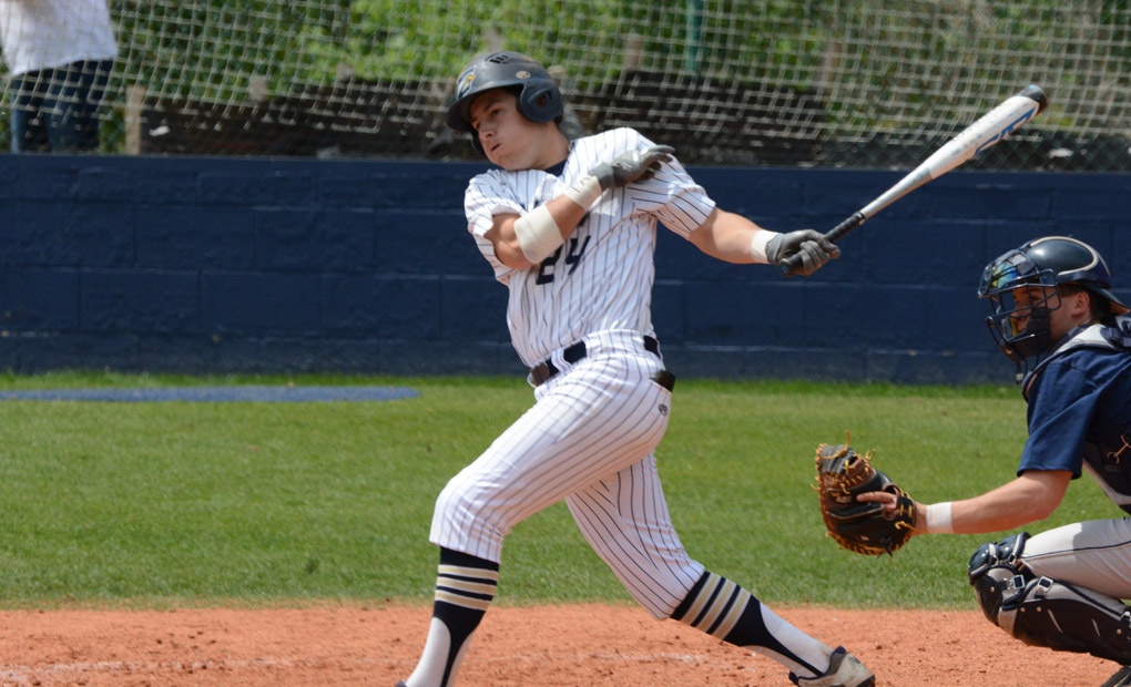 Late Inning Rally Helps Baseball Upend #24 Berry, 5-3