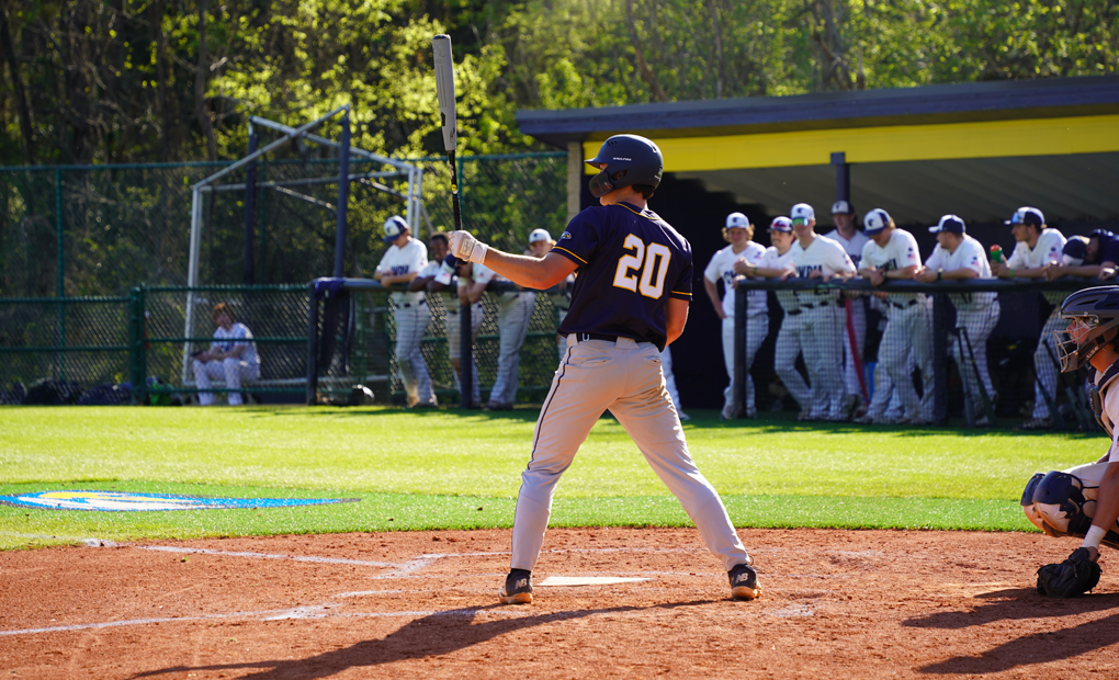 Baseball Splits Wild Saturday Doubleheader with Case Western Reserve