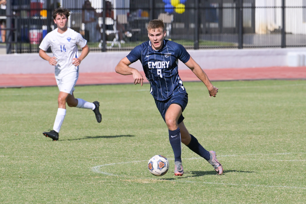 Two Second Half Goals Pushes Men's Soccer Past Pacific Lutheran