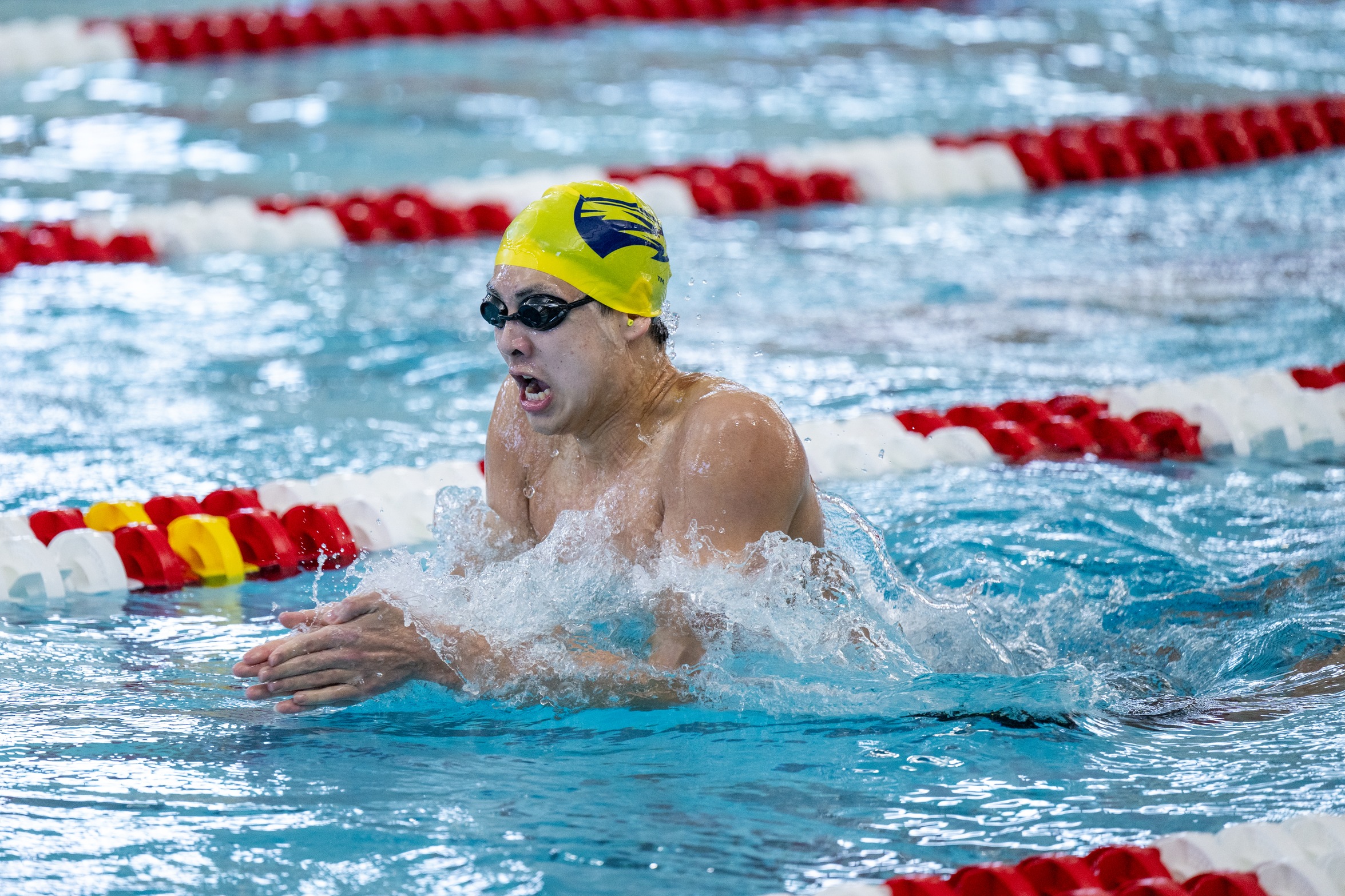 Emory Men Leads Denison Invite After Day 1, Women Stand Third