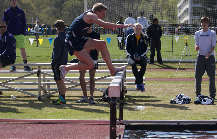 Aiello, Mees, Seigel Earn Conference Titles on Day One of 2016 UAA Outdoor Championships