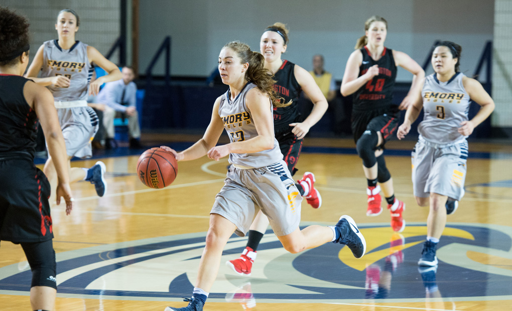 Emory Women's Basketball Rallies For Win Over Chicago