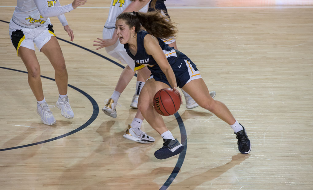 Women's Basketball Fends Off Chicago For 55-47 Win