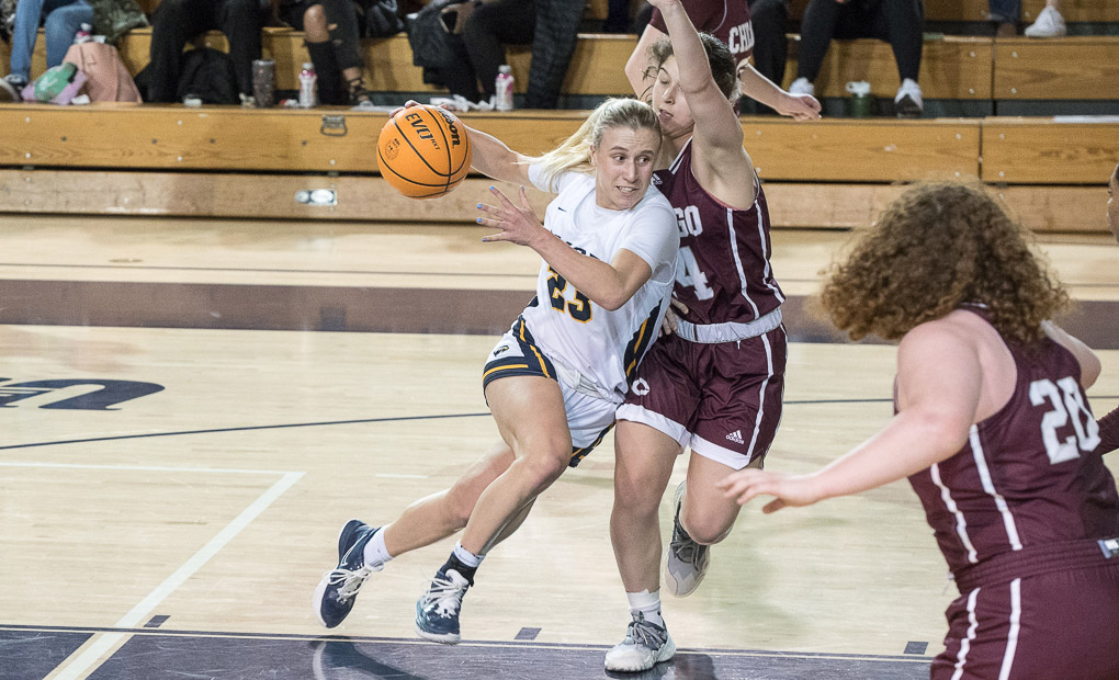 Women's Basketball Rallies Against CMU for 70-59 Victory