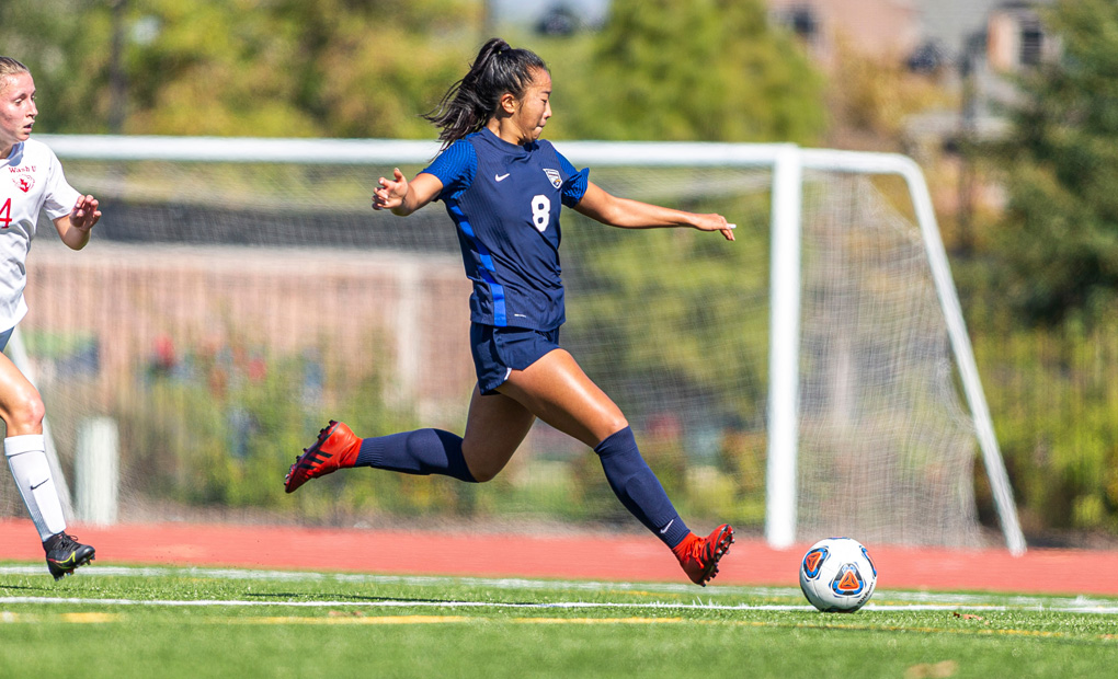 #25 Emory Women's Soccer Upends #8 CWRU for First UAA Win
