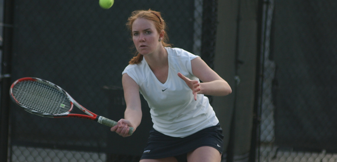 No. 3 Women’s Tennis Continues Streak with 6-3 win over #12 Middlebury