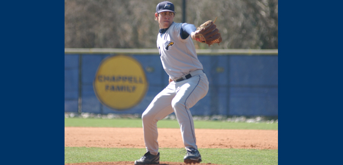 Baseball Defeats Rochester, Loses to Case in UAA Doubleheader