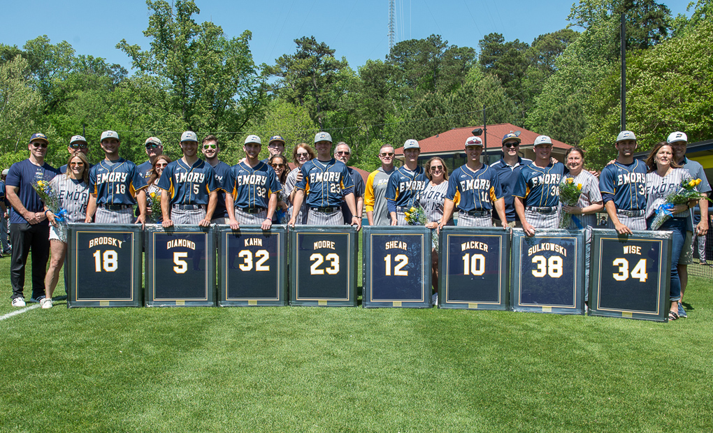 Baseball Sweeps Brandeis on Senior Day; Remains Tied For First Place in UAA