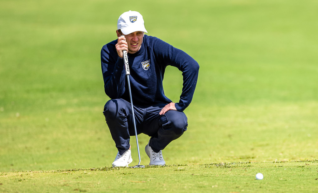 Men's Golf Blanks NYU to Move into UAA Championship