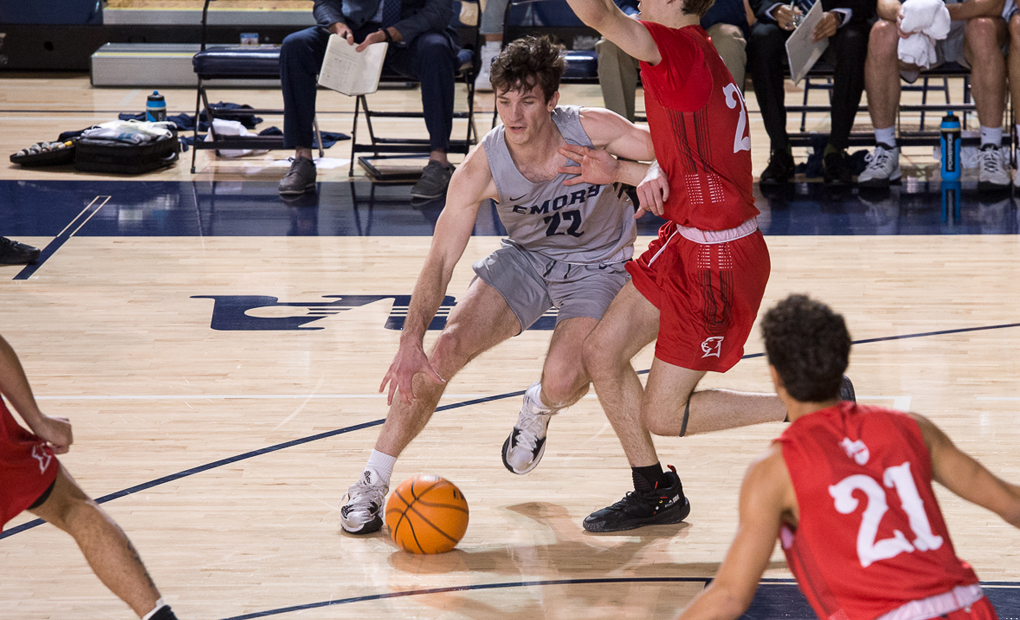Men's Basketball Torch Nets in Road Win at #24 Case Western Reserve