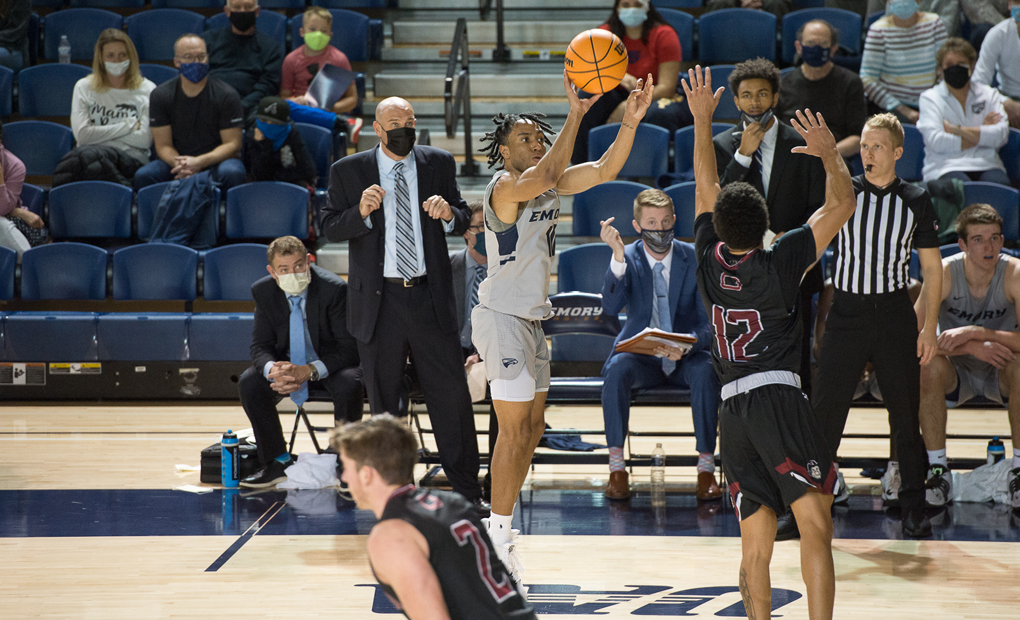 Men's Basketball Sinks Team Record 21 Threes in 94-66 Win at Carnegie Mellon