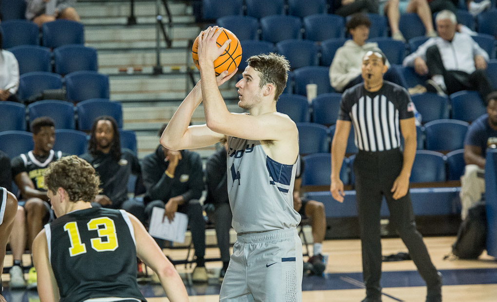 Emory Men's Basketball Drops Home Decision to Carnegie Mellon