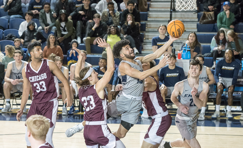 Men's Basketball Secures Third OT Win in Four Games; Defeats UChicago 79-75