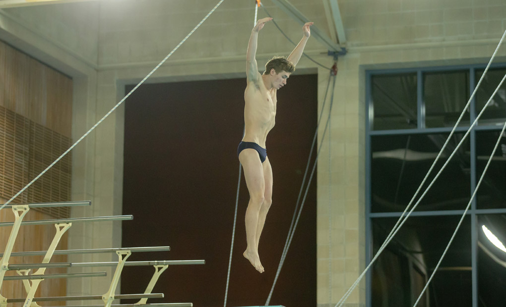 Lucas Bumgarner Wins 3-Meter Event at NCAA Diving Regionals