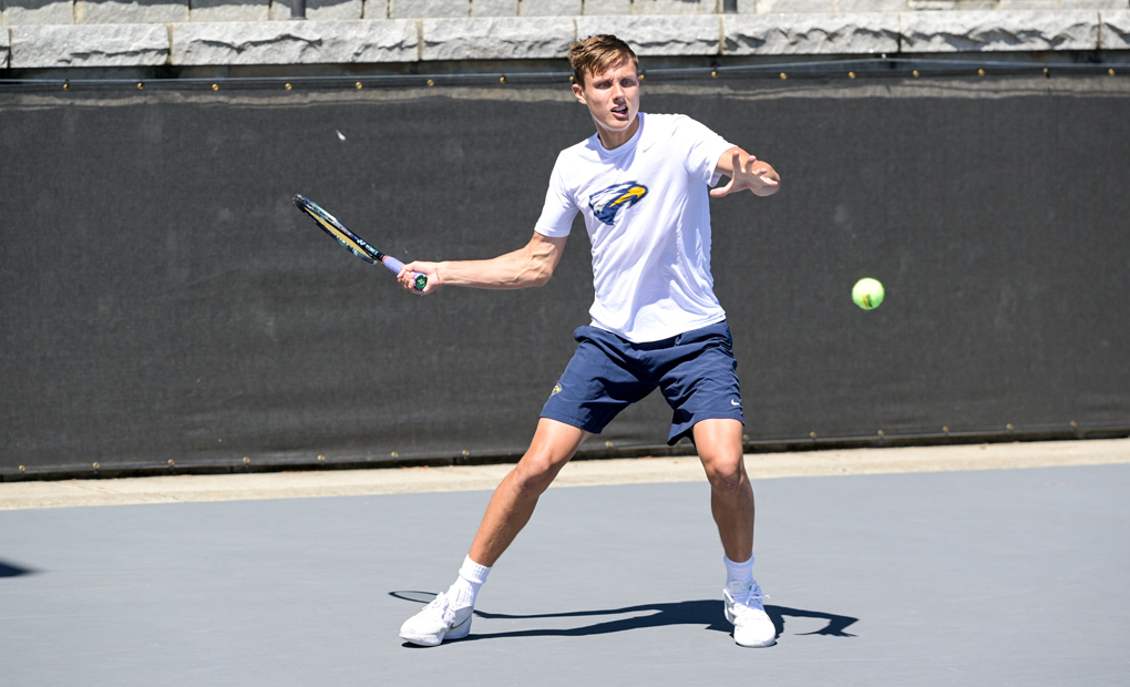 Men's Tennis Blanks Chicago, 5-0, in UAA Third-Place Match