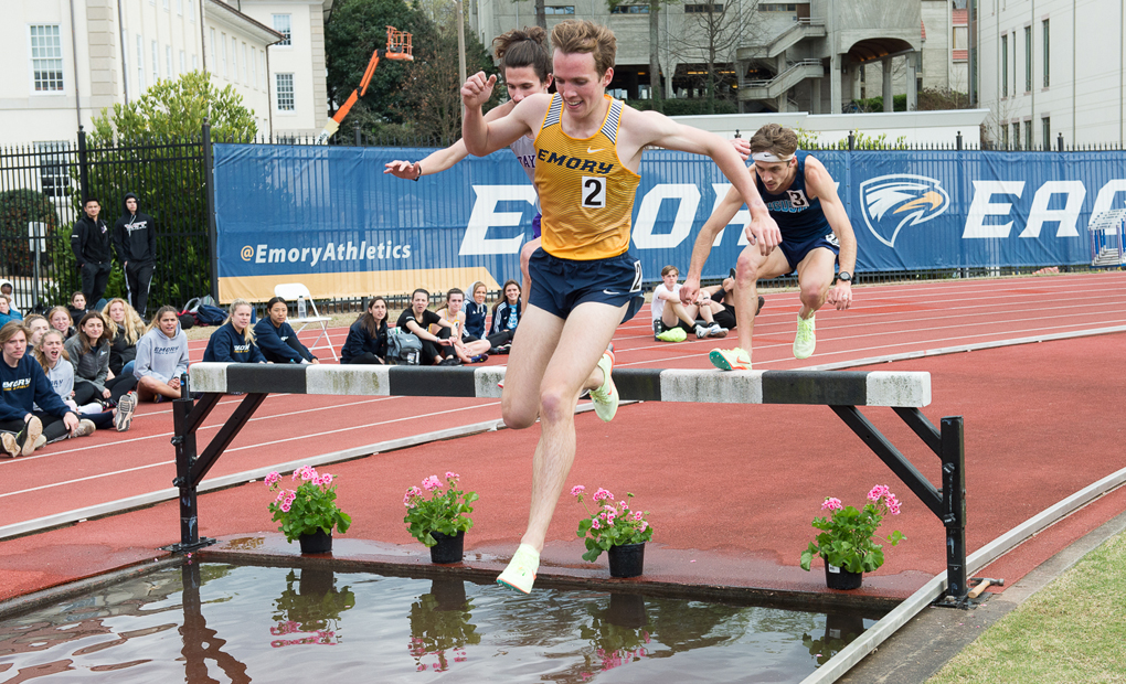 Men's Track & Field Takes First at Thrills in the Hills Open