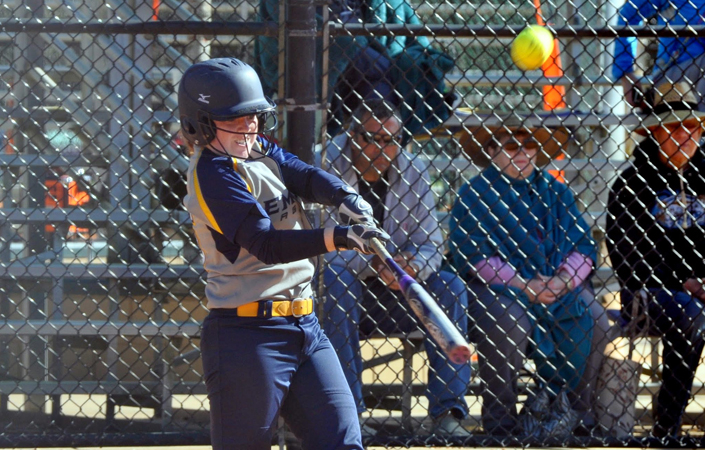 Emory Softball Splits Doubleheader At Maryville College