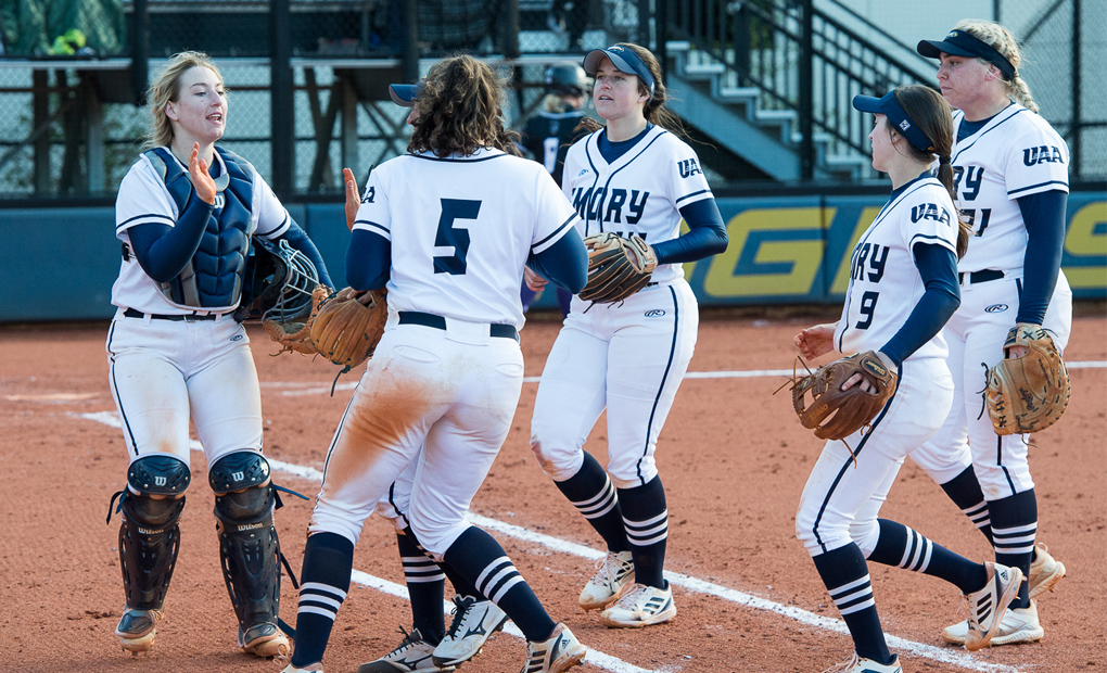 Softball Sweeps Agnes Scott in Friday Double Dip
