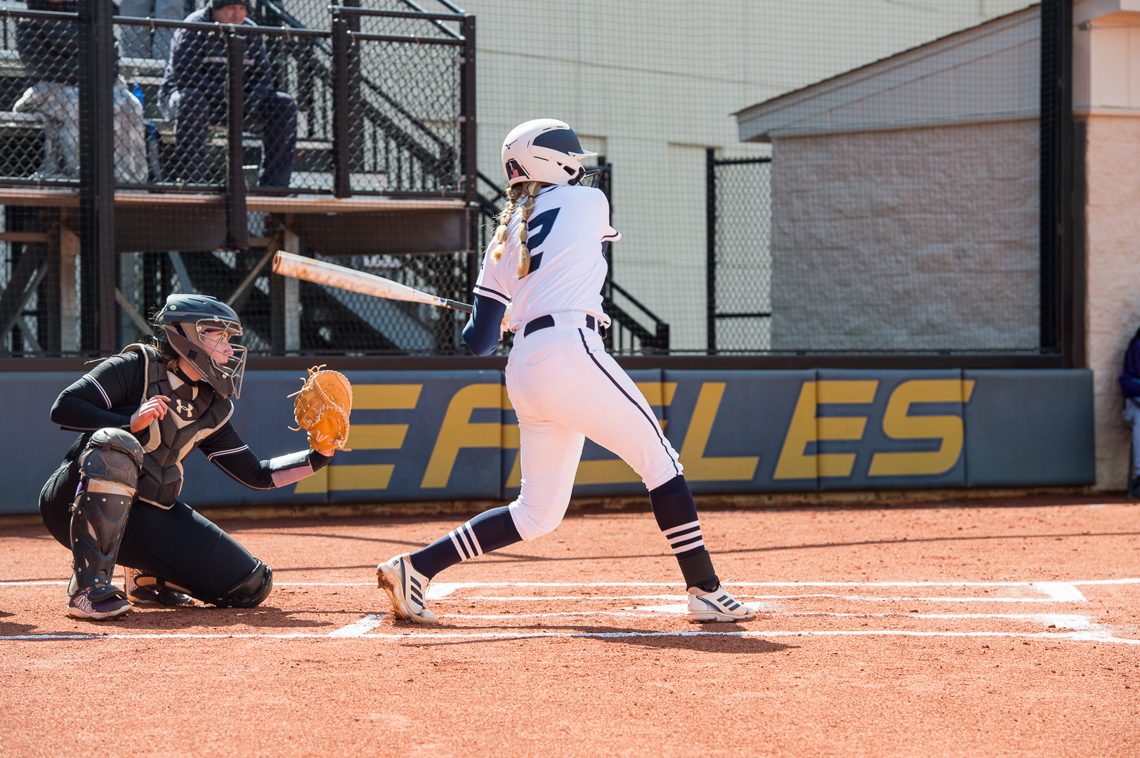 Softball Shuts Out Rhodes College 8-0 in Late Inning Rally
