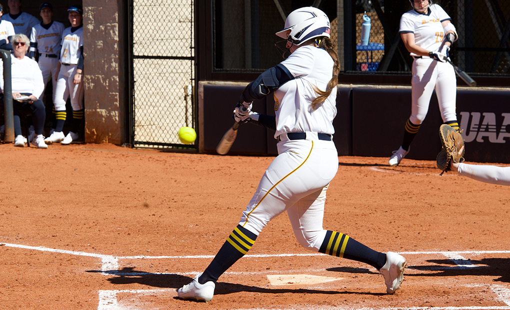 Softball Wins Sixth Straight; Sweeps St. Olaf in Monday Doubleheader