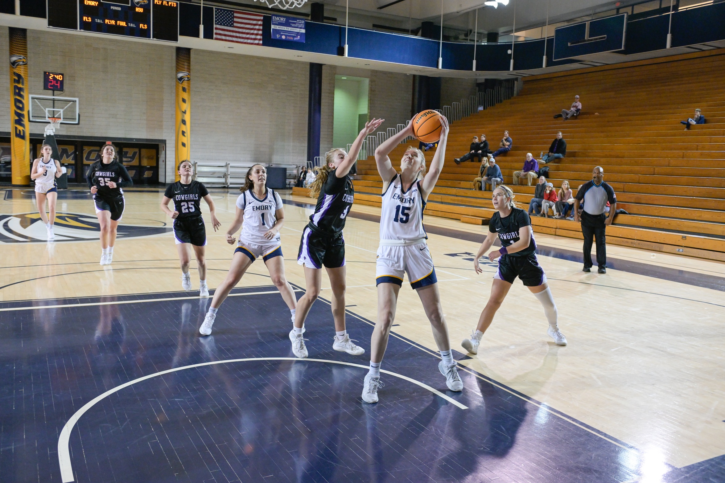 Women’s Basketball Defeats Carnegie Mellon 62-52, Remains Undefeated at Home
