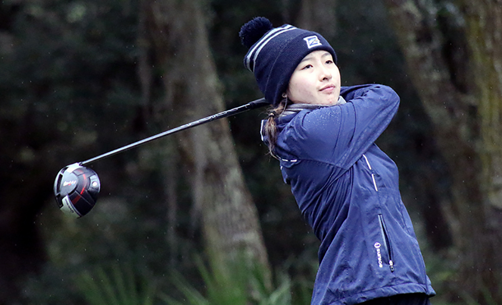 Mariana Chong Earns UAA Golf Honor