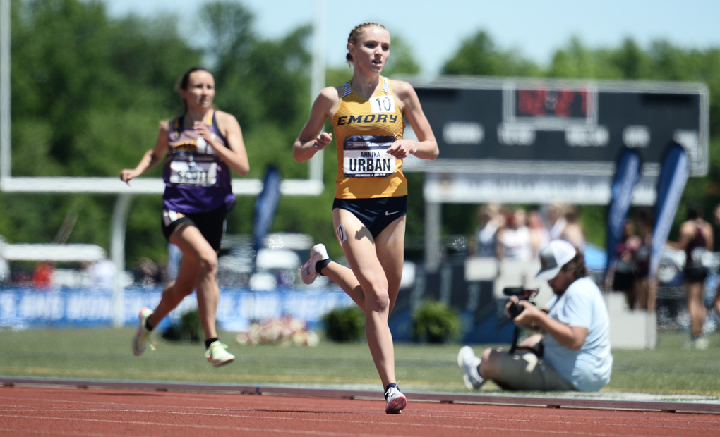 Annika Urban Moves to Third All-Time in DIII History in 5000m Run at Bryan Clay Invite
