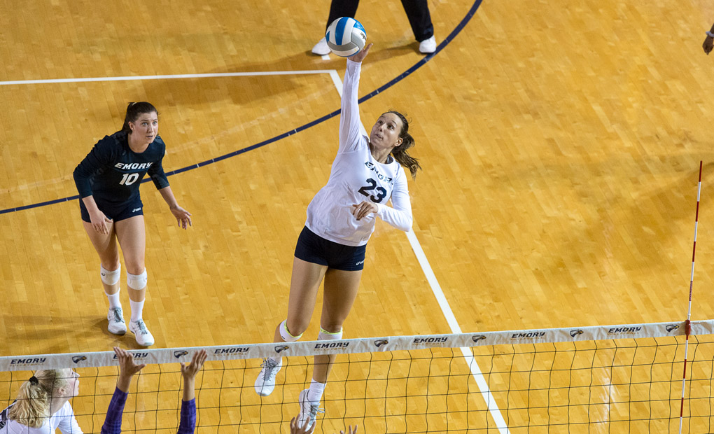 Emory Volleyball Sweeps Carnegie Mellon In UAA Semifinals -- Will Battle Chicago For Conference Title