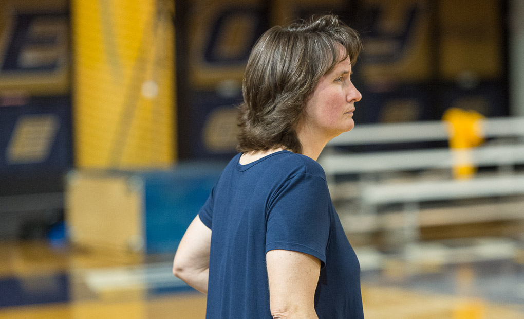 Emory Volleyball Tops Cal Lu -- Goes 2-1 At the East-To-West Challenge