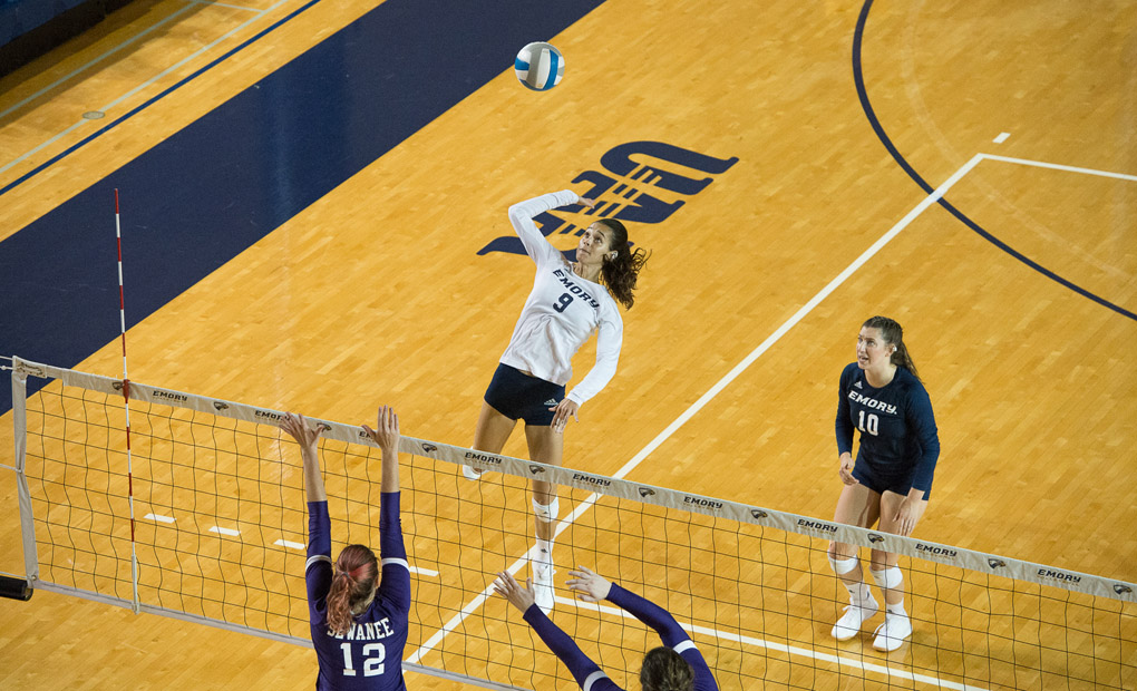 Emory Volleyball Tops No. 14 Christopher Newport - Moves Record To 4-0