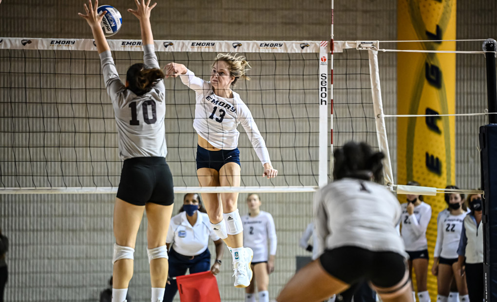 Volleyball Sweeps Brandeis & Chicago - Will Face NYU for UAA Title on Saturday