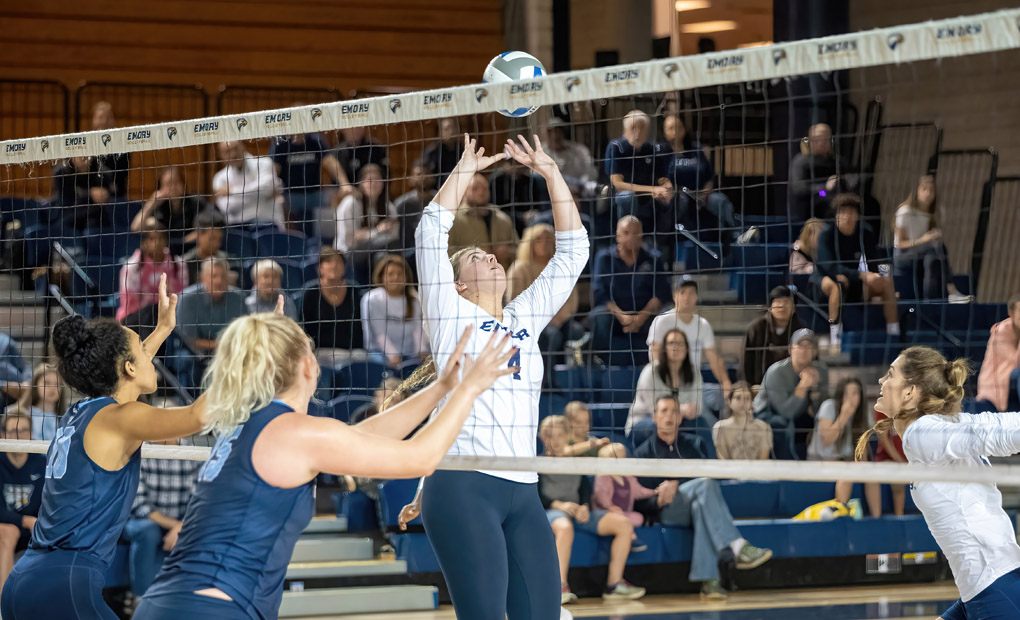 Emory Volleyball Sweeps Bethany in NCAA First Round
