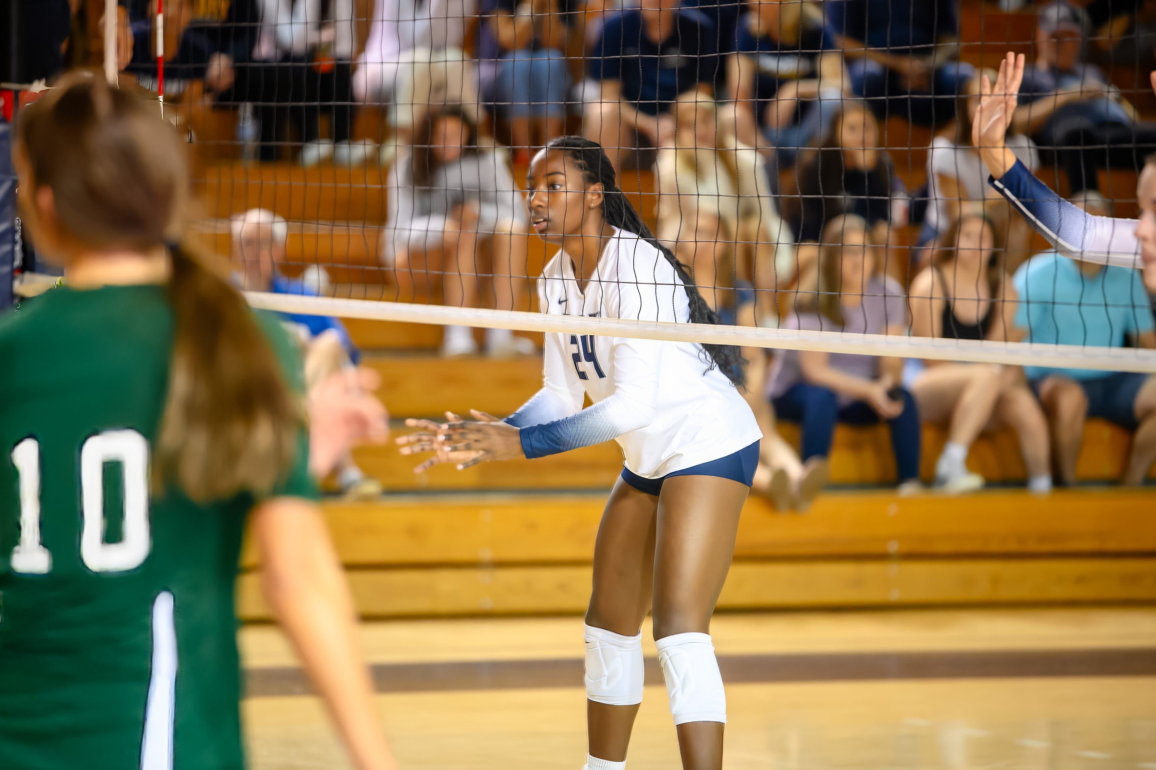 Volleyball Takes Back to Back Wins in UAA Round Robin; Posts Historic Start to the Season