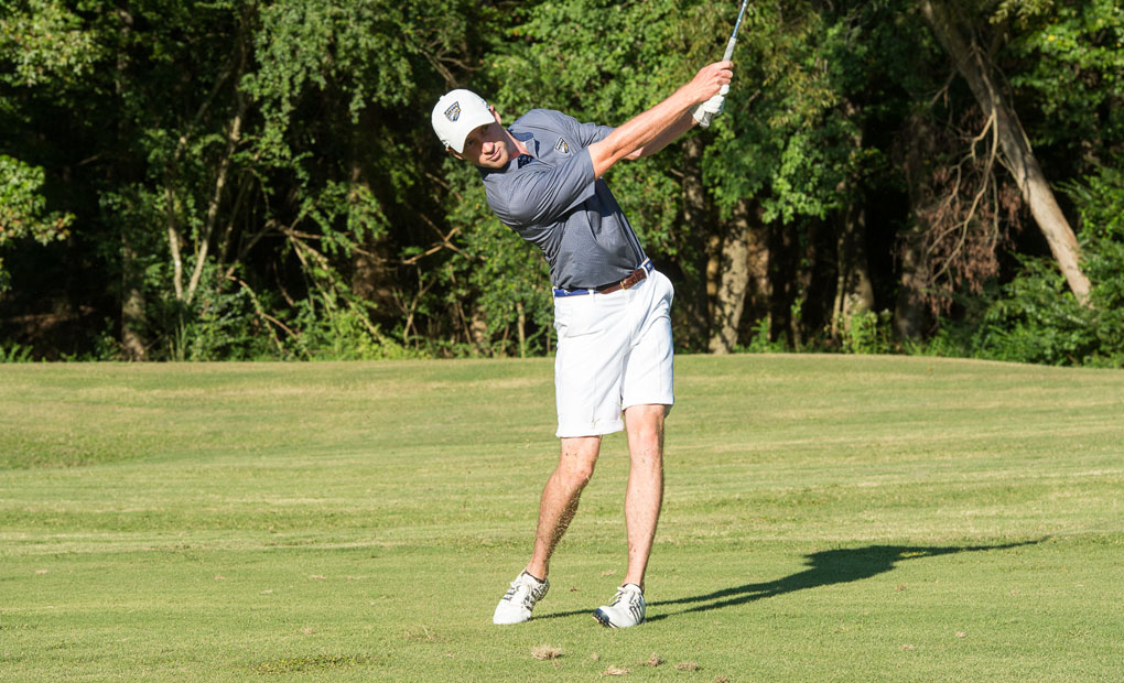 Men's Golf Leads Golfweek Invitational After Two Rounds - Klutznick Cards Program Record For Lowest Round