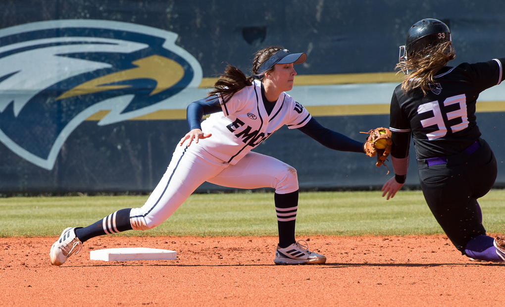 WashU Takes Two from Emory Softball to Begin Series