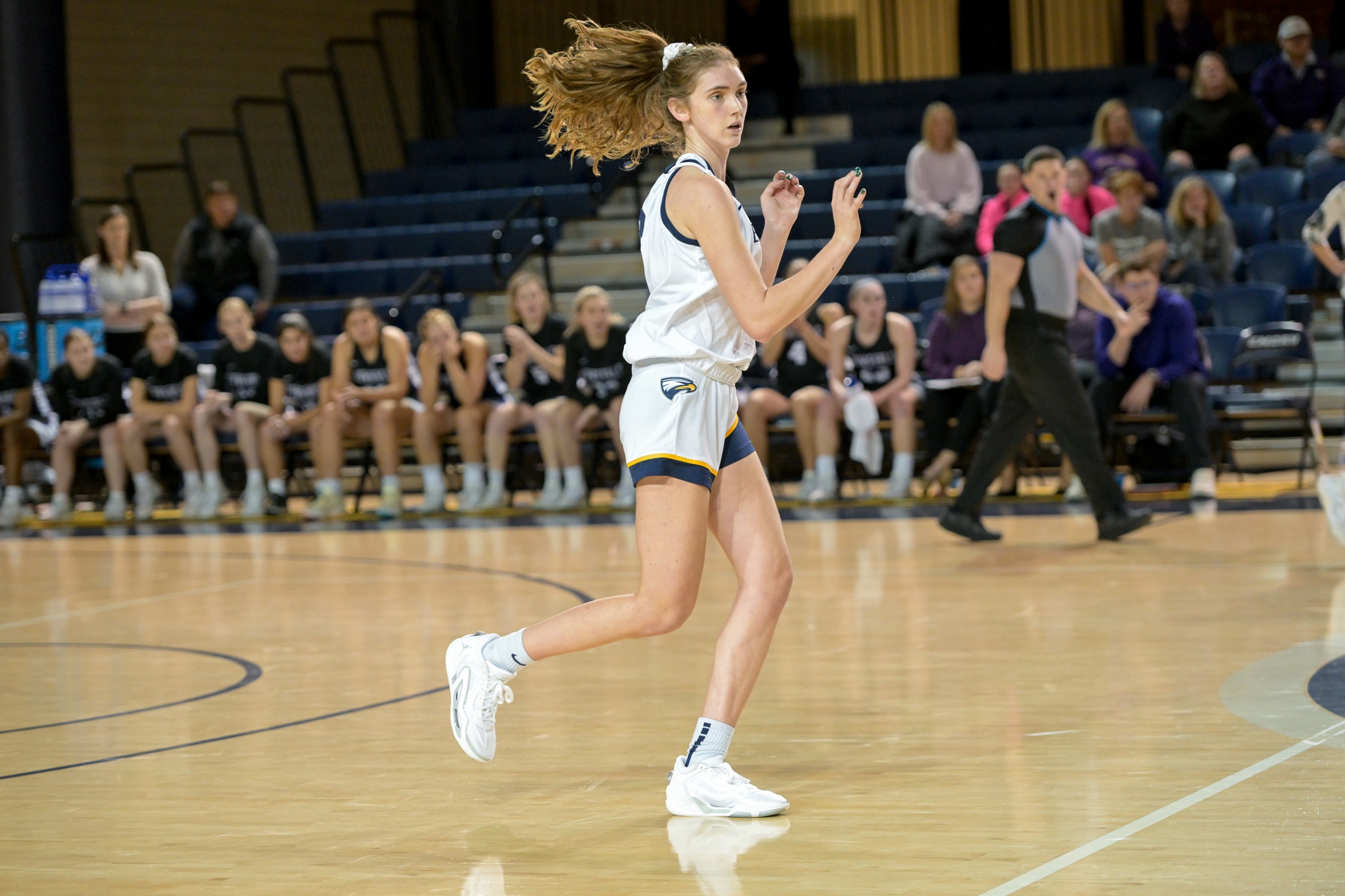 Women’s Basketball Ends Win Streak with 72-58 Loss to Chicago