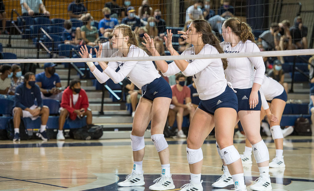 Emory Volleyball Tops Rochester, #18 Chicago at Final UAA Round Robin