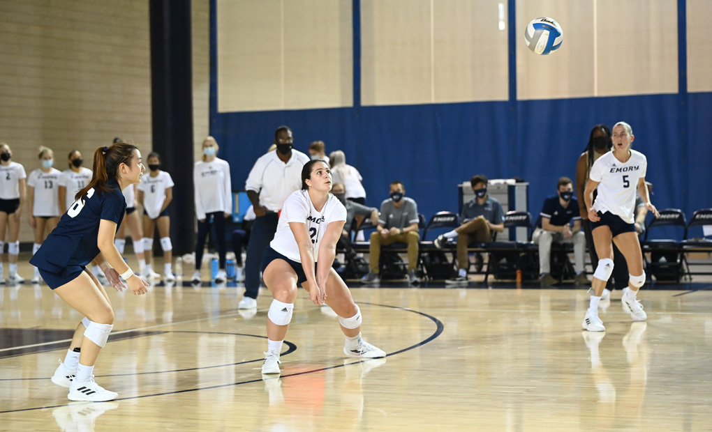 #13 Emory Volleyball Holds on Against #15 Berry in Five-Set Thriller